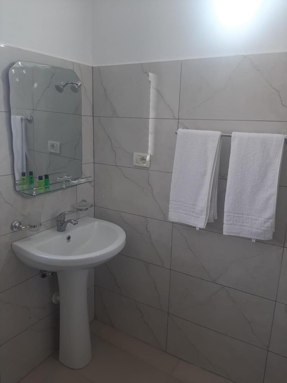 Vangert Apartment Berat Exterior foto
